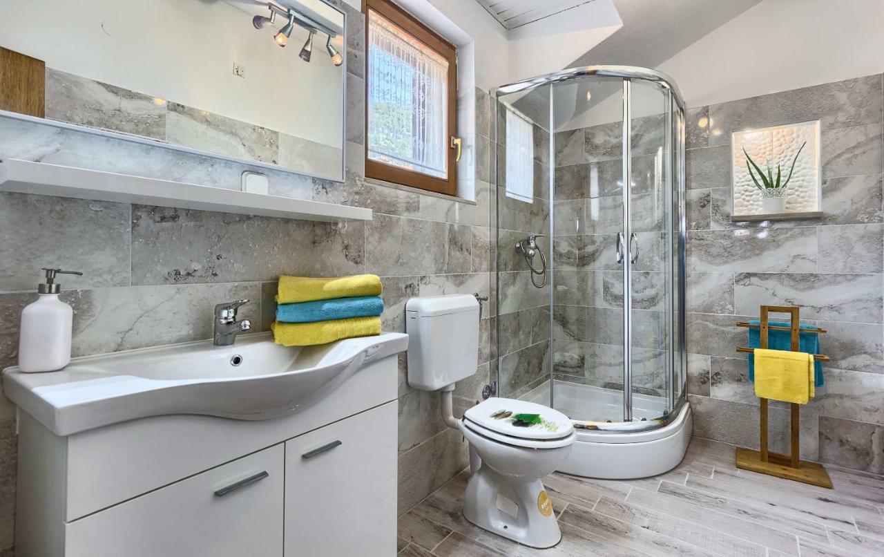 Lantana Apartment Бол Екстер'єр фото