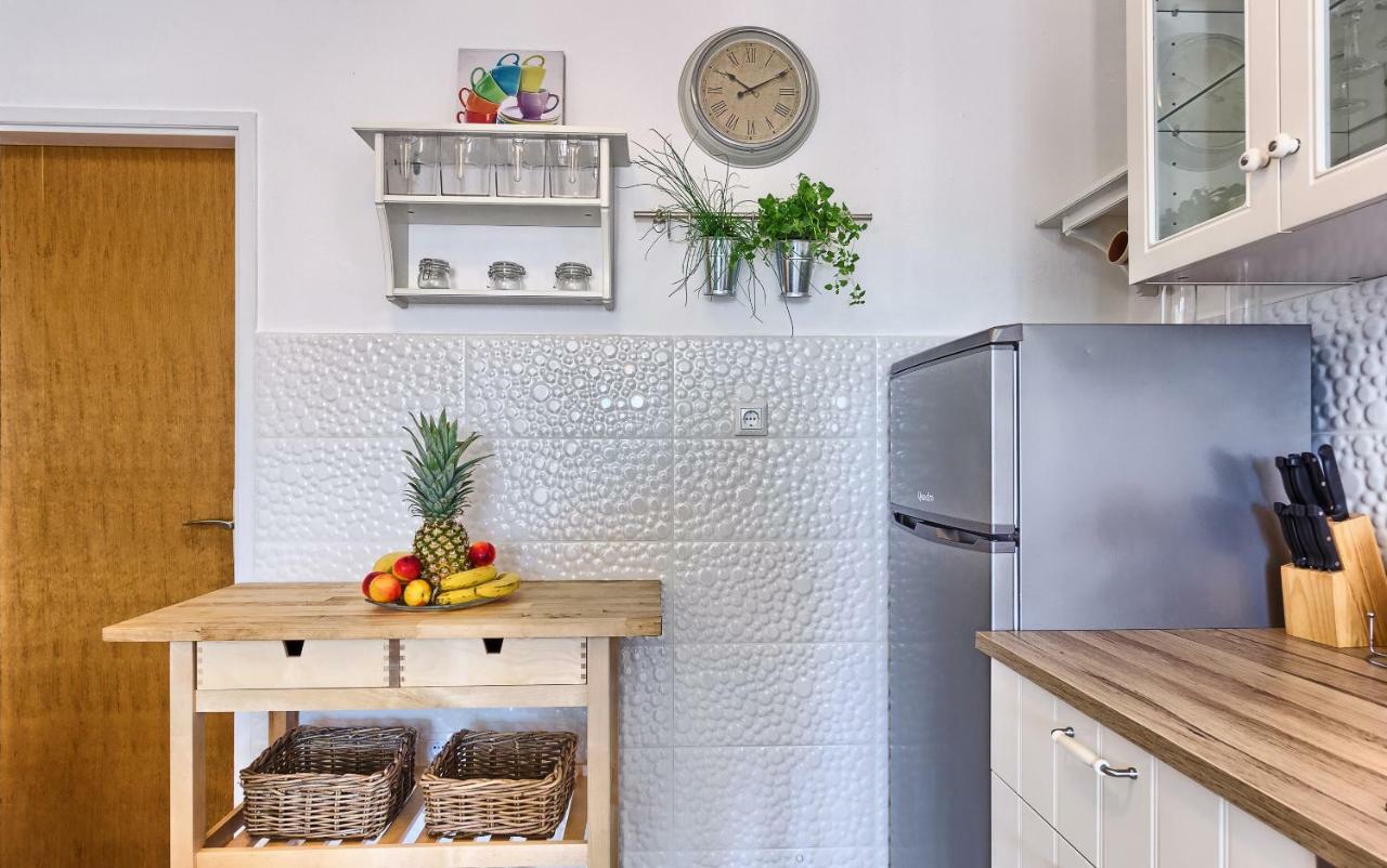 Lantana Apartment Бол Екстер'єр фото